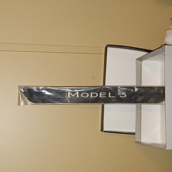 NIP - Car Door Sill Protector for Tesla Model3 - Picture 2 of 3